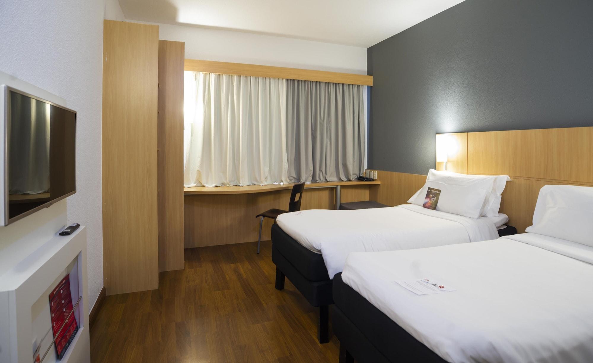 Ibis Vitoria Praia Do Canto 외부 사진