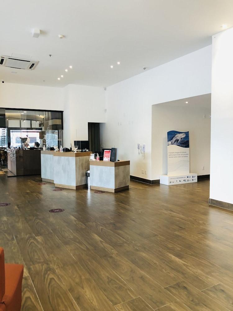 Ibis Vitoria Praia Do Canto 외부 사진