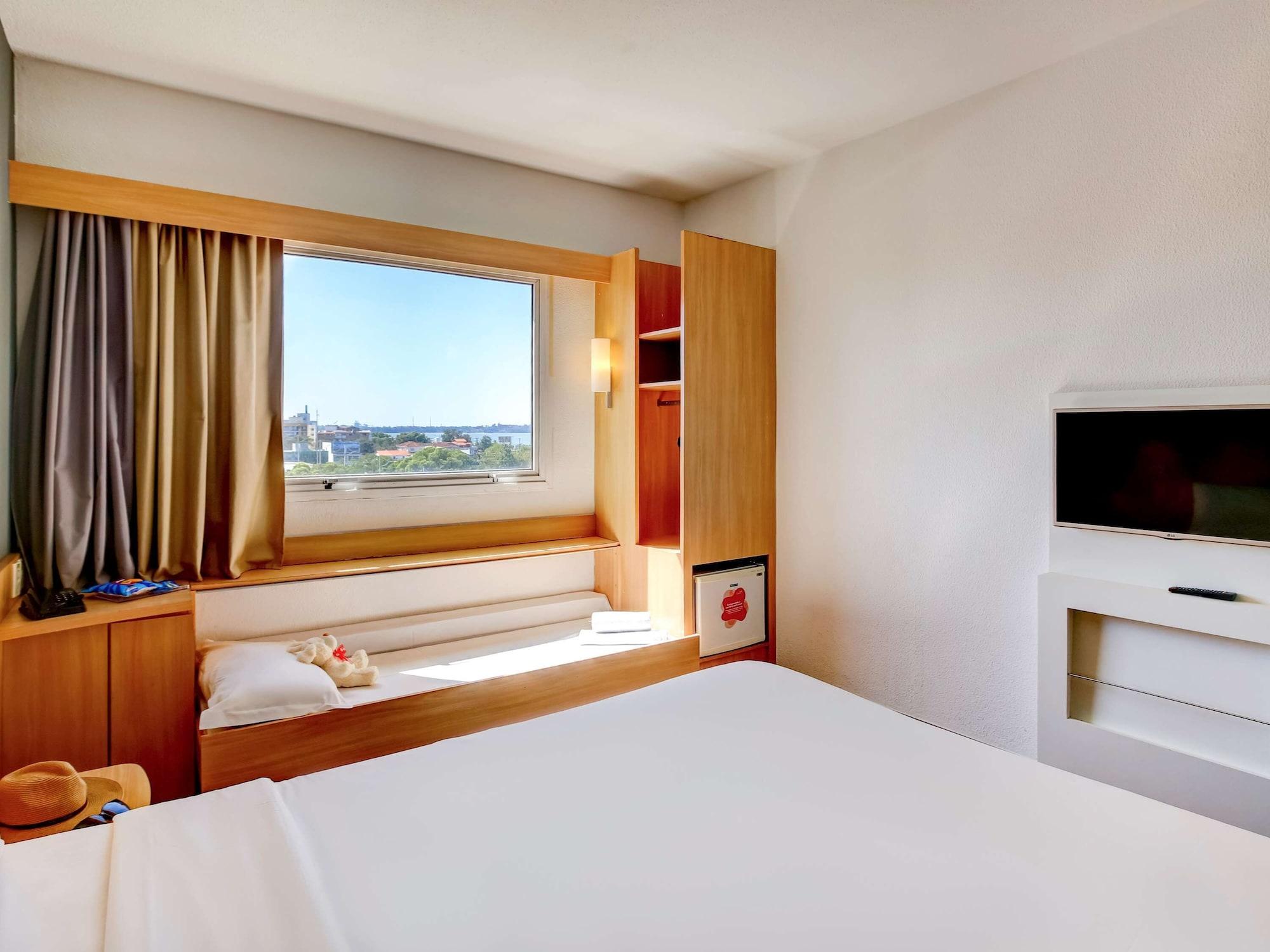 Ibis Vitoria Praia Do Canto 외부 사진