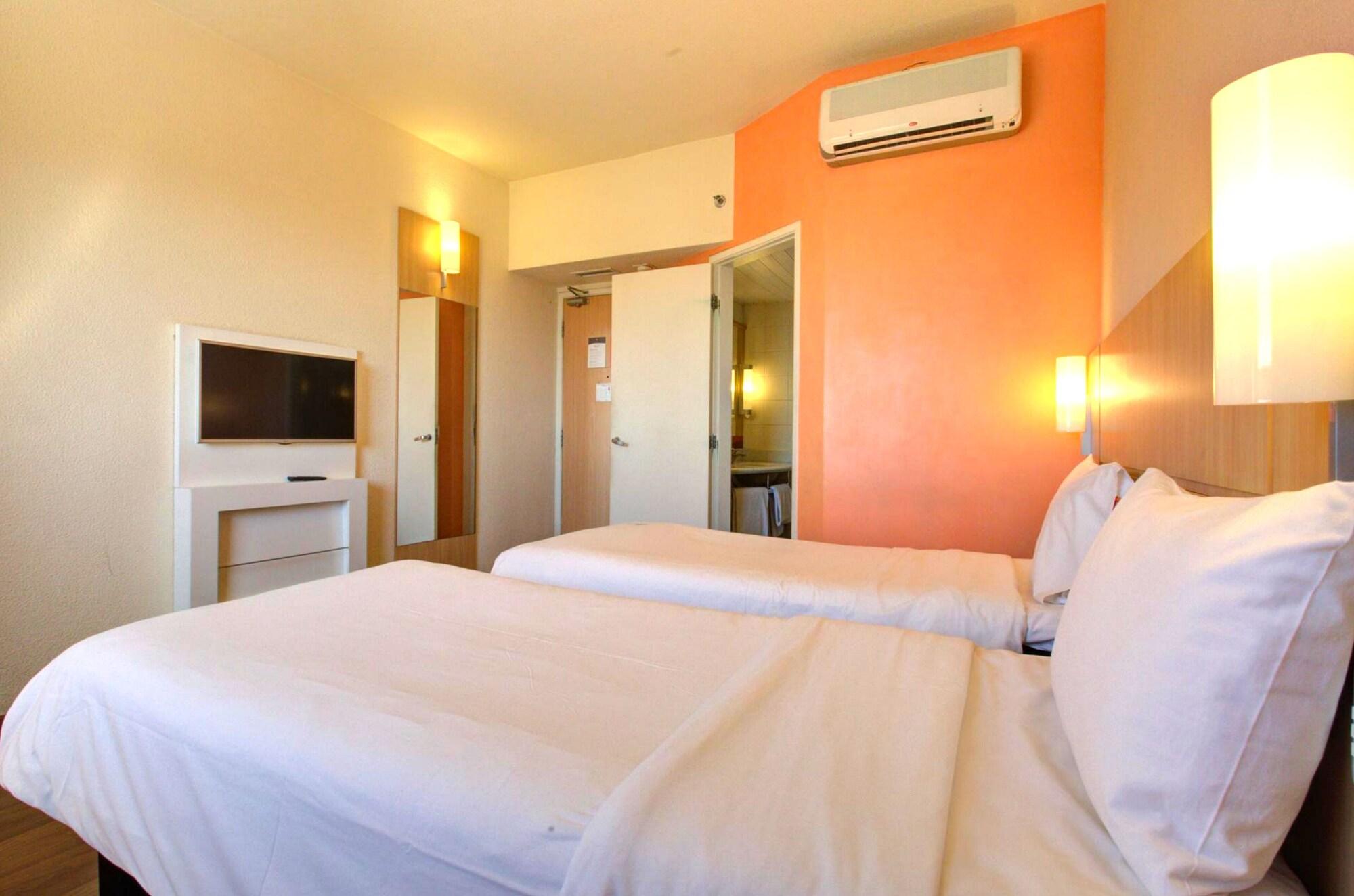 Ibis Vitoria Praia Do Canto 외부 사진