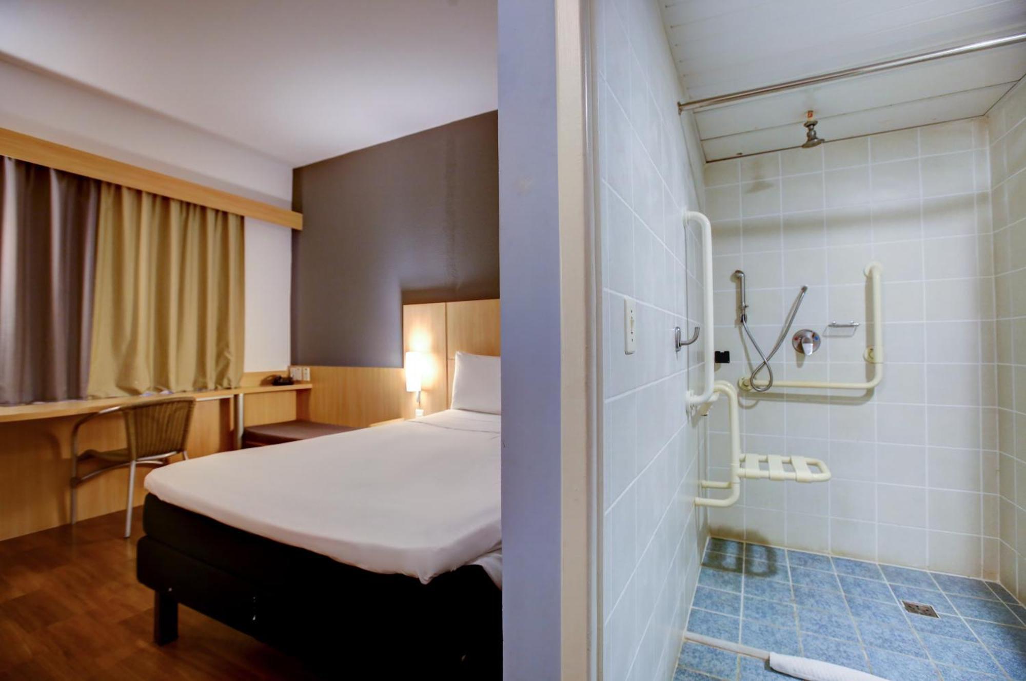 Ibis Vitoria Praia Do Canto 외부 사진